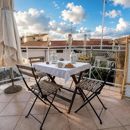 Appartement Artist With Terrace In Old Town