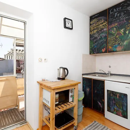 Artist With Terrace In Old Town Appartement *