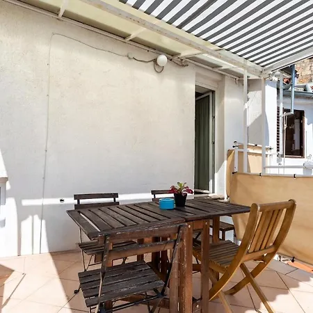 Appartement Artist With Terrace In Old Town