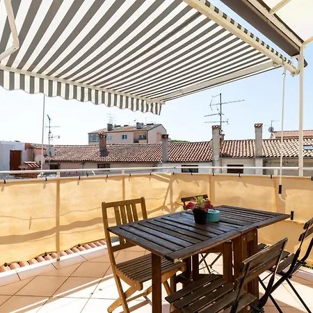 Appartement Artist With Terrace In Old Town *
