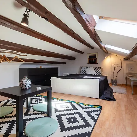 Appartement Artist With Terrace In Old Town *